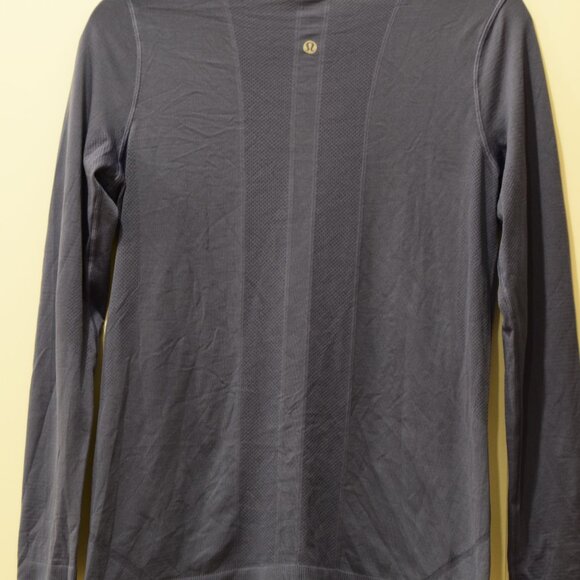 ✨Blue Lululemon Women's Long Sleeve Top – Soft Blue Beauty ✨ - Picture 2 of 7